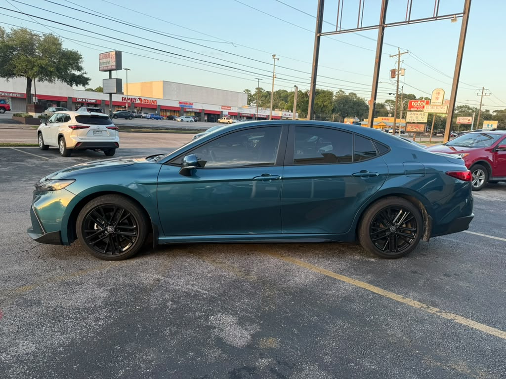 2025 Toyota Camry, photo 2 of 10