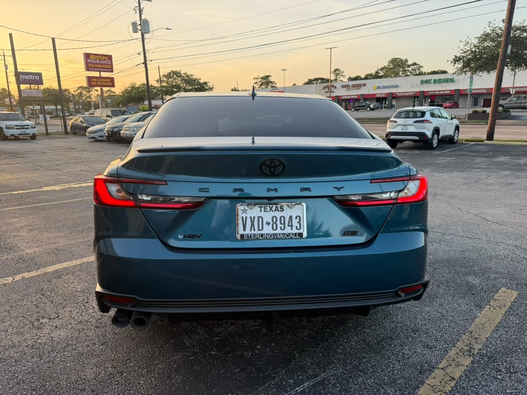 2025 Toyota Camry, photo 4 of 10