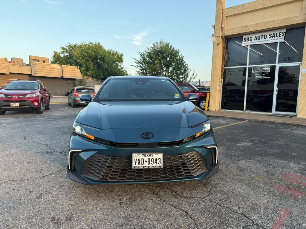 2025 Toyota Camry, photo 9 of 10