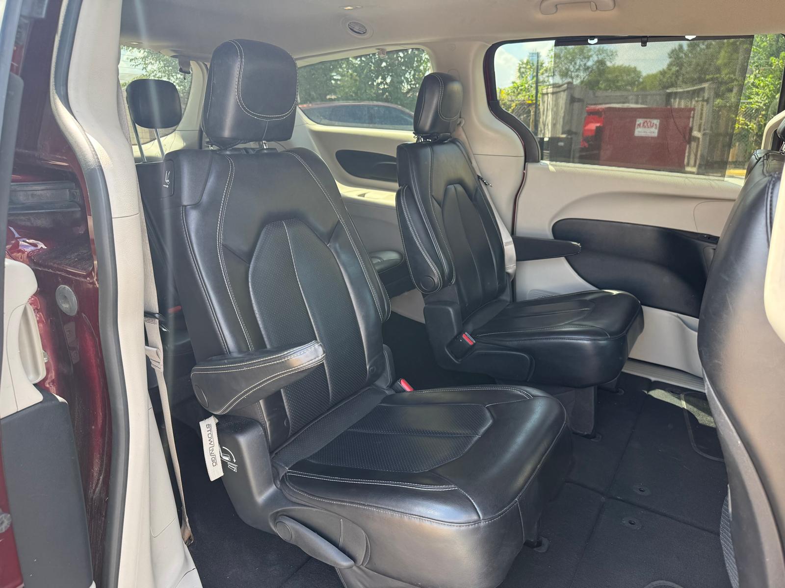 2021 Chrysler Voyager, photo 7 of 9